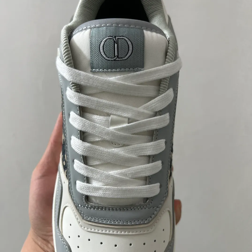 👟👟Ex-factory price 560👟👟 Men's size +10 Dior B27 series ✨2024 upgraded version purchasing agent grade ✨Super🔥sports shoes👫couple shoes. The high version 1:1 adopts oil edge lasting technology, the fabric is imported first-layer cowhide + high-tech fabric, and the inner cowhide + customized lining. TPU original engraved outsole. More than 30 colors of high-soled boots are available. Size: 35-42 for women and 38-46 for men. Bosses are welcome to compare...